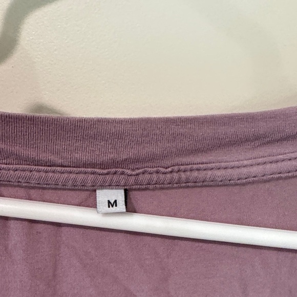 Casual Mauve V-Neck Tee / B30 - Picture 3 of 3